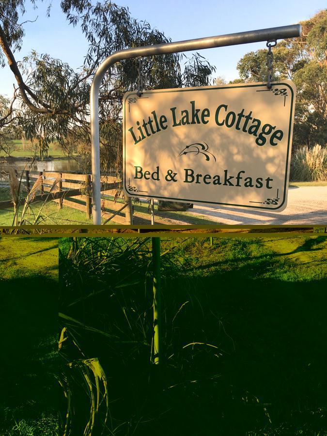 Little Lake Cottage Nyora Екстер'єр фото