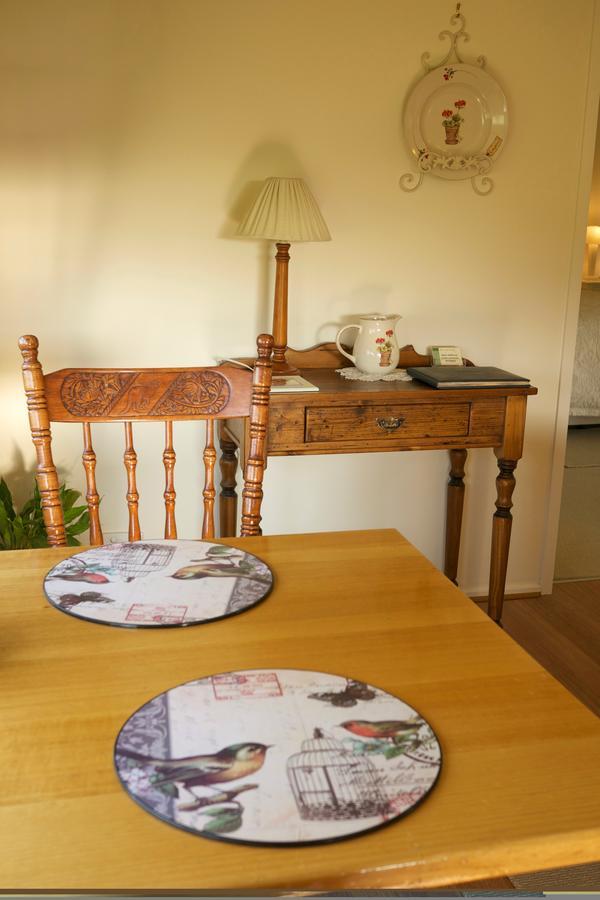 Little Lake Cottage Nyora Екстер'єр фото